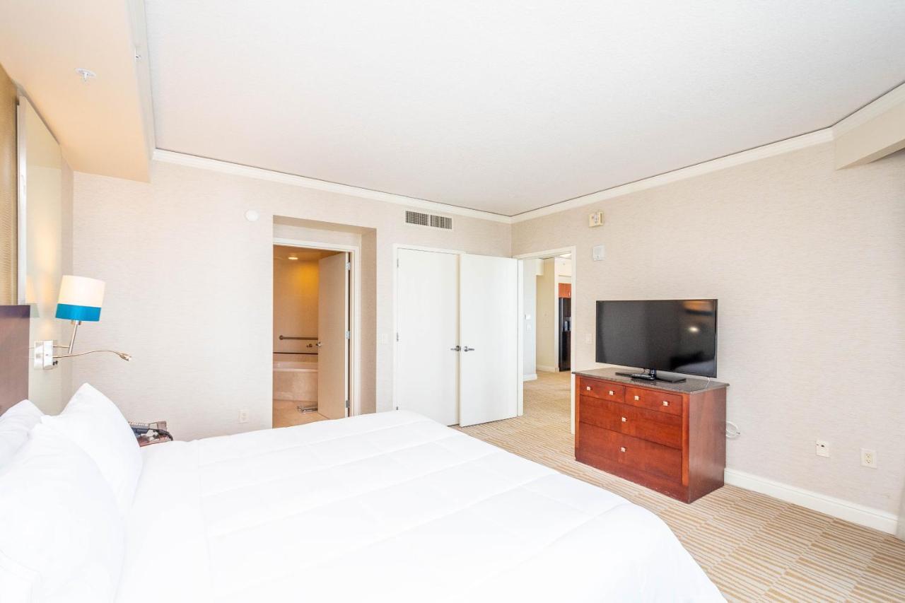 Trump Intl 2 Bedroom Apartment 1600 Sqf Ocean And Bay View Sunny Isles Beach Zewnętrze zdjęcie